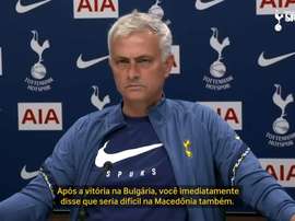 Mourinho se emociona com pergunta e discurso de jornalista da Macedônia. DUGOUT