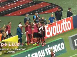 O primeiro gol de Filipe Luís com a camisa do Flamengo. DUGOUT