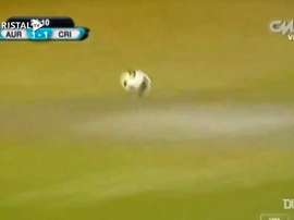 Golazo de Carlos Lobatón desde un saque de esquina. Captura/Footters