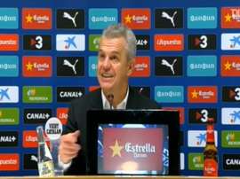 Aguirre, muy divertido en rueda de prensa. DUGOUT