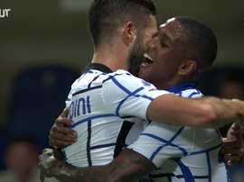 La rete di Young contro l'Atalanta. Dugout