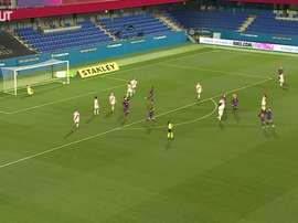La rete di Mapi contro il Rayo. Dugout