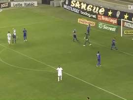 Soteldo marcou o gol que evitou a derrota do Santos em casa. DUGOUT