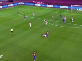 Messi é expulso pela primeira vez pelo Barça. DUGOUT