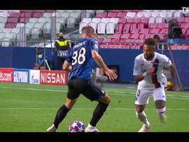 Neymar festeggia le 100 presenze. Dugout
