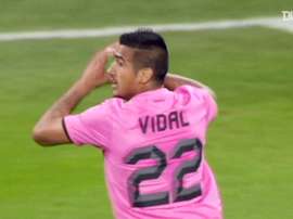 Il sinistro di Vidal contro il Napoli. Dugout