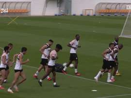 Valencia se prepara, agora com todo o time treinando junto. DUGOUT