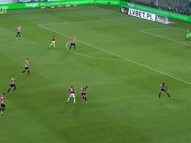 Los mejores goles de Carlitos en su campaña récord en Polonia. Captura/Dugout
