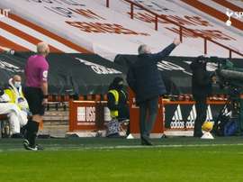 José Mourinho vivió muy intensamente el triunfo ante el Sheffield United. Captura/DUGOUT