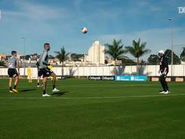Corinthians avança em treinos coletivos. DUGOUT