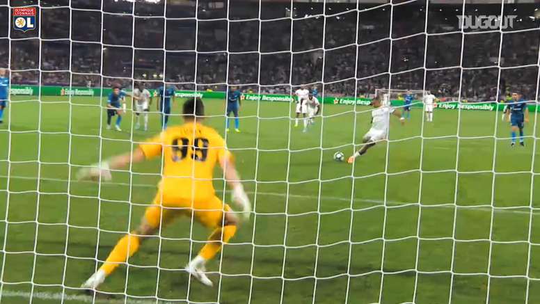 Video Memphis Depay S Goals In Champions League 2019 20 So Far Besoccer