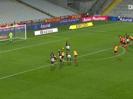Le penalty d'Abdoulaye Touré contre Lens. afp