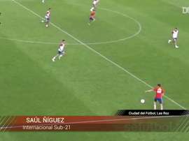 Golazo de Saúl en un entrenamiento previo al Europeo Sub 21. DUGOUT