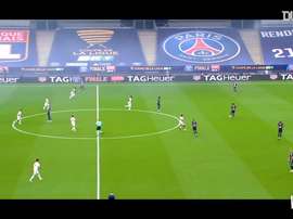 La victoire du PSG face à Lyon en finale de la Coupe de la Ligue. dugout