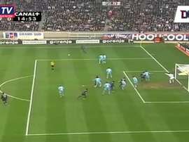 Le magnifique coup franc de Ronaldinho contre Marseille. DUGOUT
