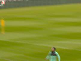 Liverpool s’entraîne devant le but en fin d’entraînement. Dugout