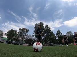 El reto de los zurdos del América. Captura/DUGOUT