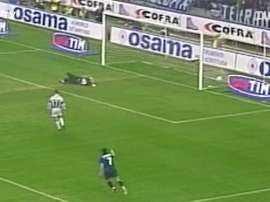 La doppietta di Seedorf contro la Juventus. Dugout