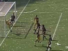 Omam-Biyik, de estrella en Italia 90 al América. DUGOUT