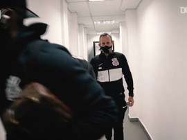 Veja os bastidores da vitória do Corinthians sobre o Vasco. DUGOUT