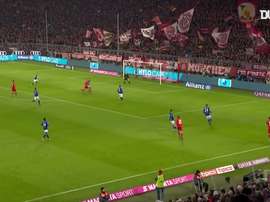 Lewandowski faz sua temporada com mais gols pelo Bayern. DUGOUT