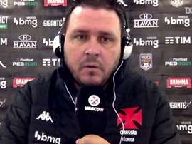 Thiago Kosloski, auxiliar técnico do Vasco, analisou a derrota contra o Coritiba. DUGOUT