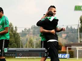 Atlético Nacional faz desafio de faltas. DUGOUT