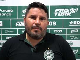 Técnico do Coritiba fala sobre vitória do seu clube. DUGOUT