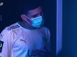 Plongez dans les coulisses des premiers pas de Luis Henrique à l'OM. dugout