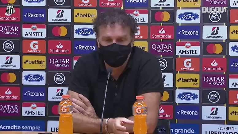 Santos e Olimpia empataram por 0 a 0, na Vila Belmiro, pela fase de grupos da Libertadores. DUGOUT