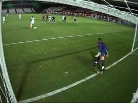 Paradón de Jean al lanzamiento de penalti. DUGOUT