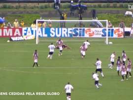 Uno de tantos goles de falta de Roberto Carlos. DUGOUT