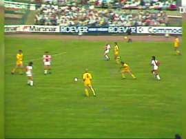 Les meilleurs buts de Frank Rijkaard à l'Ajax. dugout