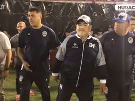 Maradona, agasajado en casi cada campo que ha visitado. DUGOUT