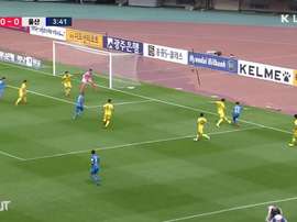 Ulsan were held to a 1-1 draw at basement boys Gwangju. DUGOUT
