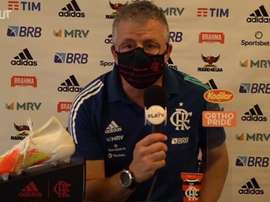 O auxiliar do Flamengo elogiou a base do Flamengo. DUGOUT