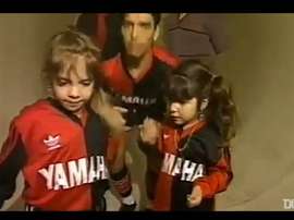 Newell’s pay homage to Maradona. DUGOUT