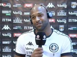 Fellipe Bastos fala sobre conversa antes de gol de falta. DUGOUT