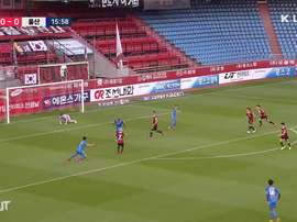 Ulsan were too good for Pohang in the K-League. DUGOUT