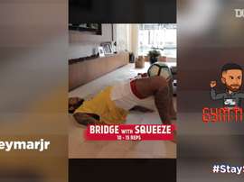 Les stories du jour avec Neymar Jr et Cavani. DUGOUT