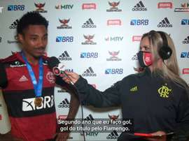 Vitinho comemora ter marcado mais um gol decisivo na final do Carioca. DUGOUT