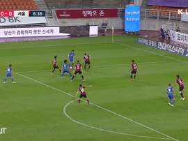 Suwon and Seoul drew 3-3 in the K-League. DUGOUT