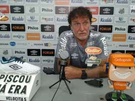 Cuca compara mudanças da passagem de 2018 para a atual no Santos. DUGOUT