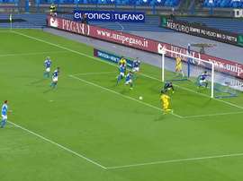 Arkadiusz Milik marca duas vezes contra o Hellas Verona. DUGOUT