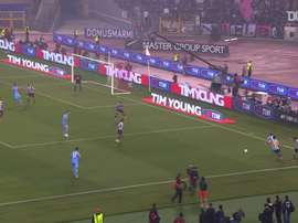 Naples remporte la Coupe d'Italie contre la Juventus en 2012. DUGOUT
