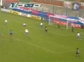 Luis Suárez’s first professional goal. DUGOUT