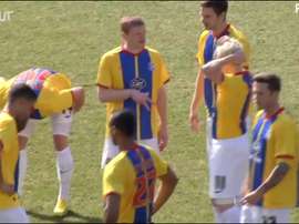 Barnsley wore Palace's kit. DUGOUT