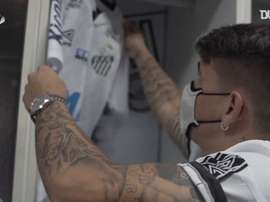 Anche il Santos rende omaggio a Maradona. Dugout