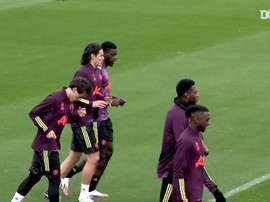 Cavani treina no United de olho no duelo contra PSG. DUGOUT