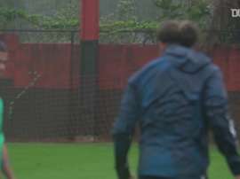 La gara di calci di punizione del Flamengo. Dugout
